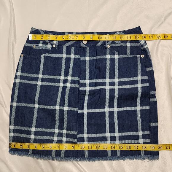 NWOT Umgee Denim Plaid Skirt, Size Medium - Picture 5 of 7